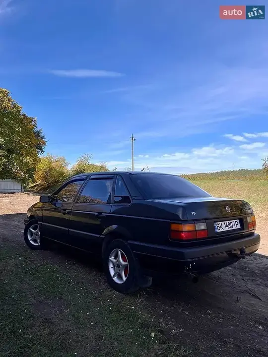 Volkswagen Passat 1989 photo 3