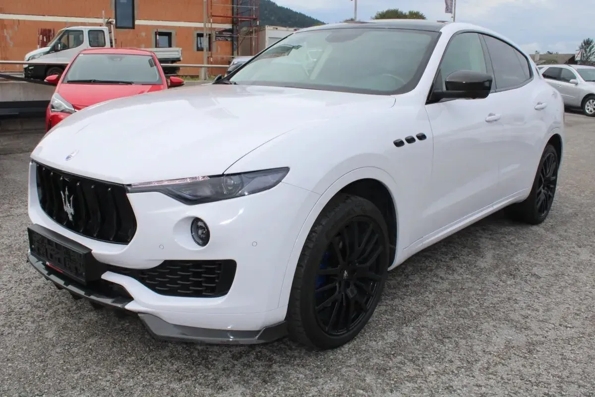 Maserati Levante 2018 photo 2