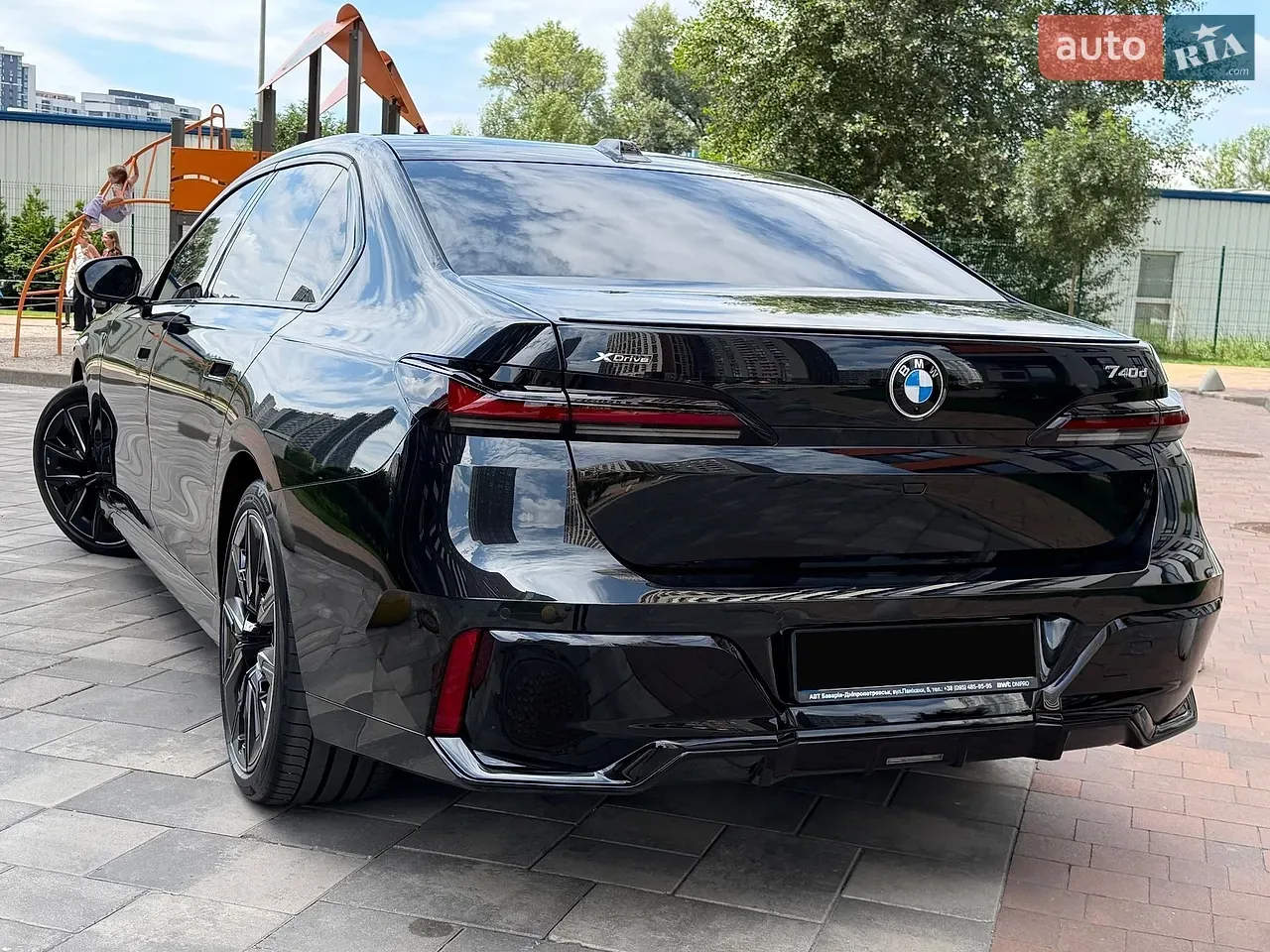 BMW 7 Series 2025 photo 2