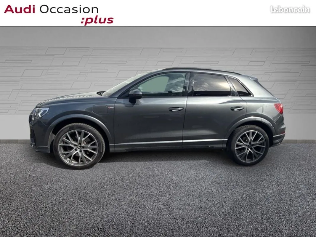 Audi Q3 2021 photo 2