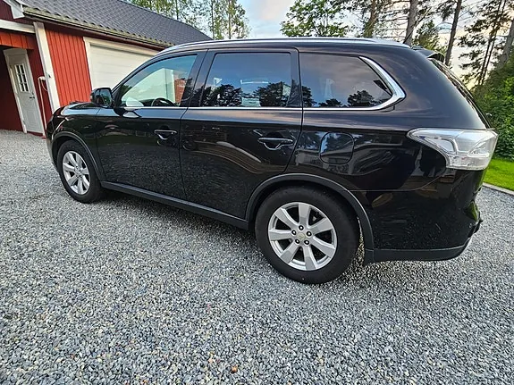 Mitsubishi Outlander 2014 photo 5