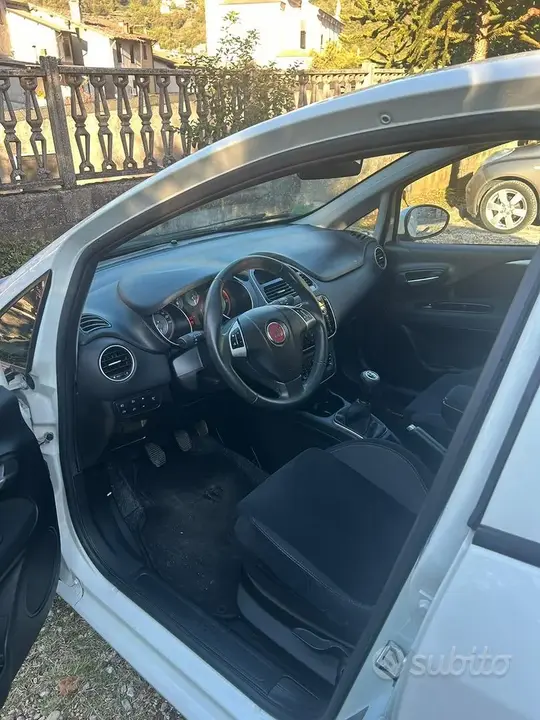 Fiat Punto 2015 photo 3