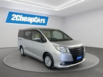 Toyota Noah 2014 photo 4