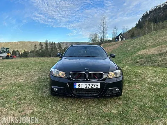 BMW 320D 2011 photo 2