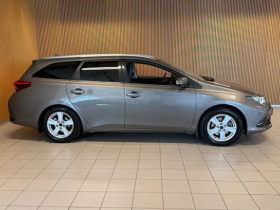 Toyota Auris 2016 photo 3