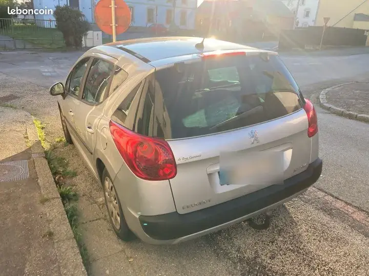 Peugeot 207 2009 photo 2