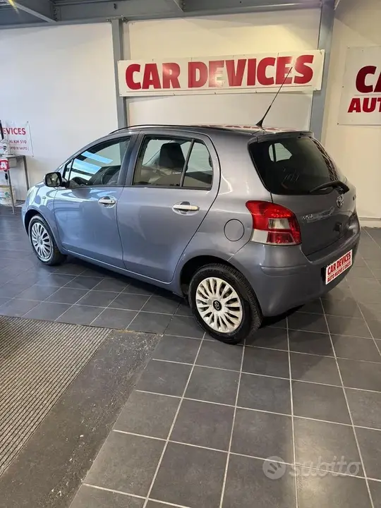 Toyota Yaris 2010 photo 5