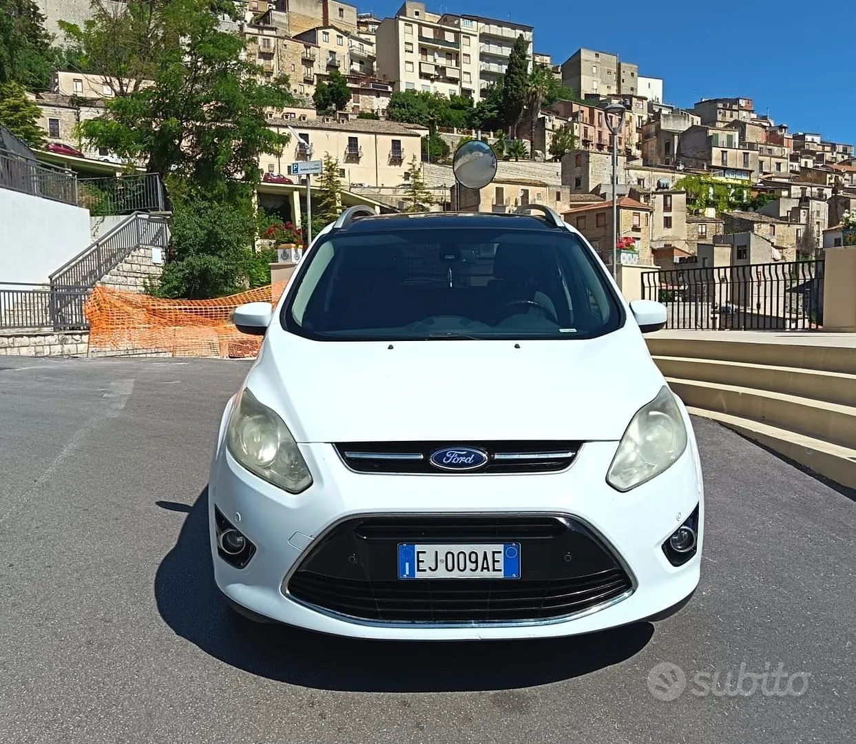 Ford C-Max 2012 photo 2