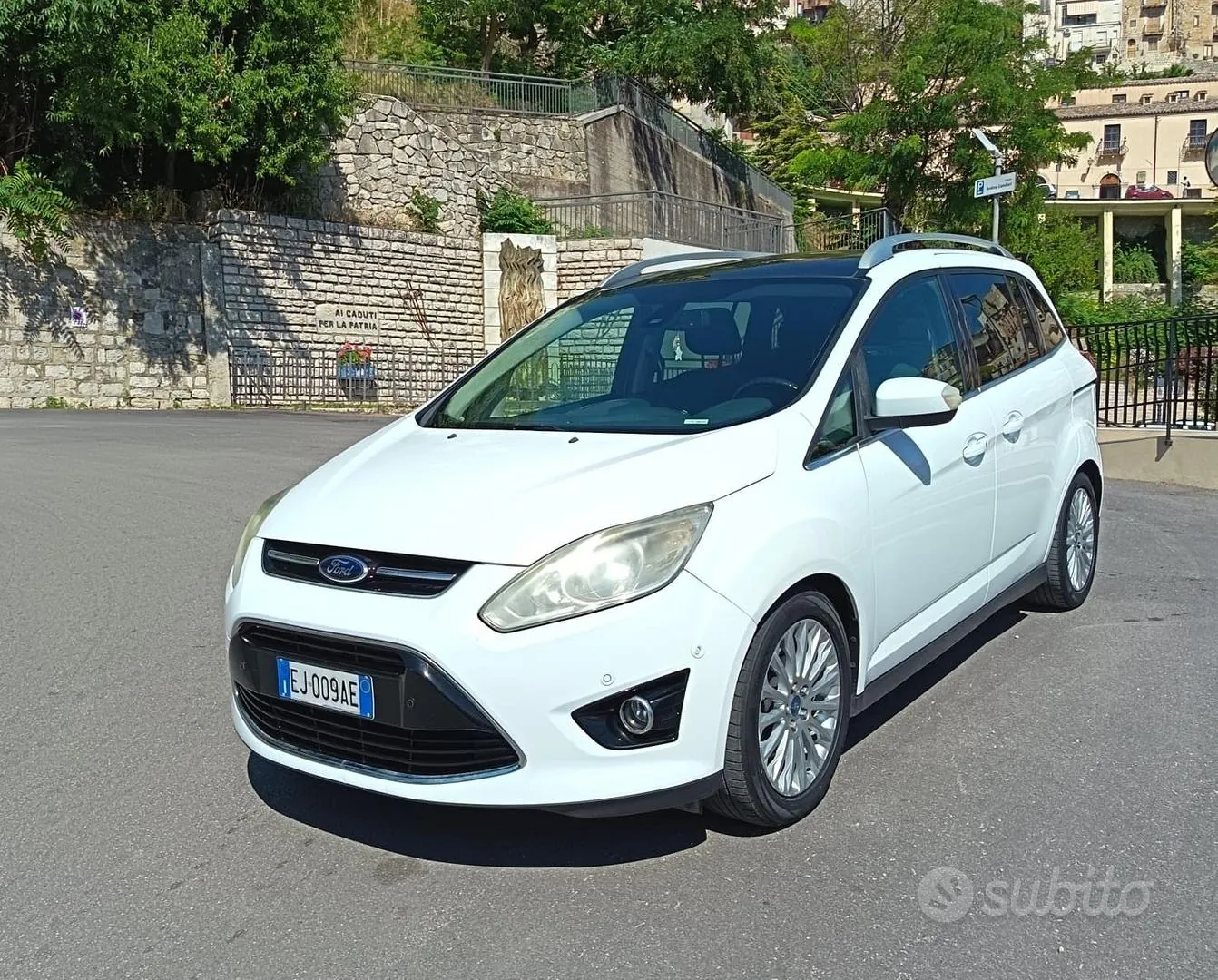 Ford C-Max 2012 photo 3
