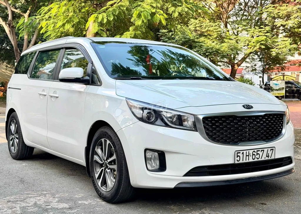 Kia Sedona 2018 photo 2