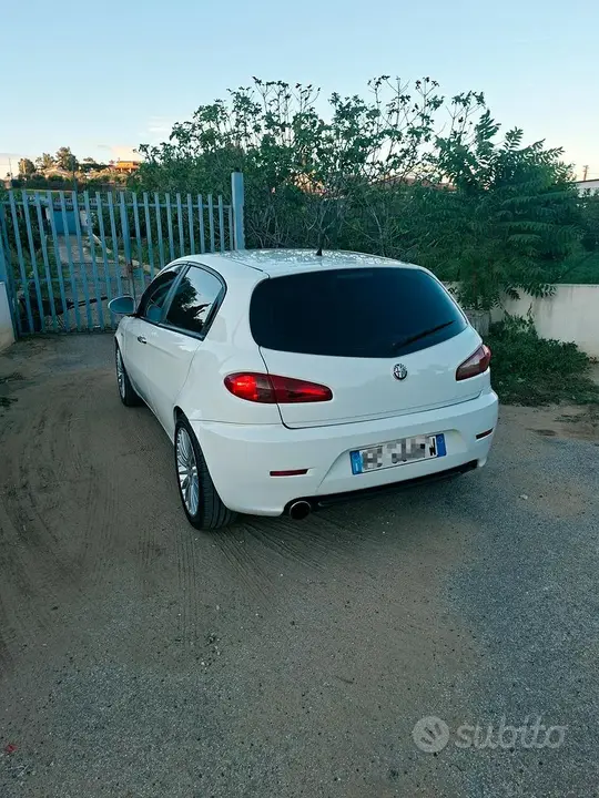 Alfa Romeo 147 2010 photo 3