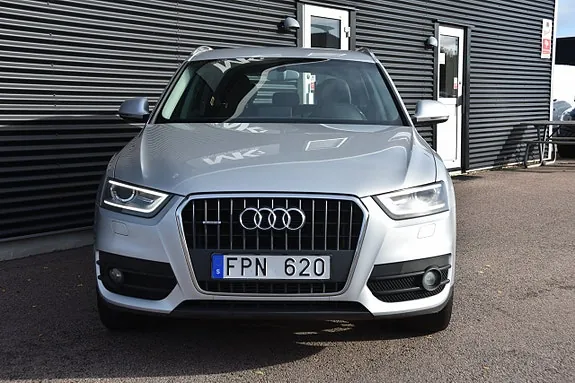 Audi Q3 2013 photo 2
