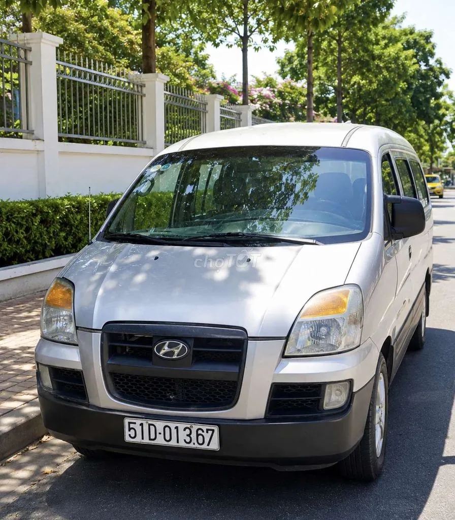 Hyundai Starex