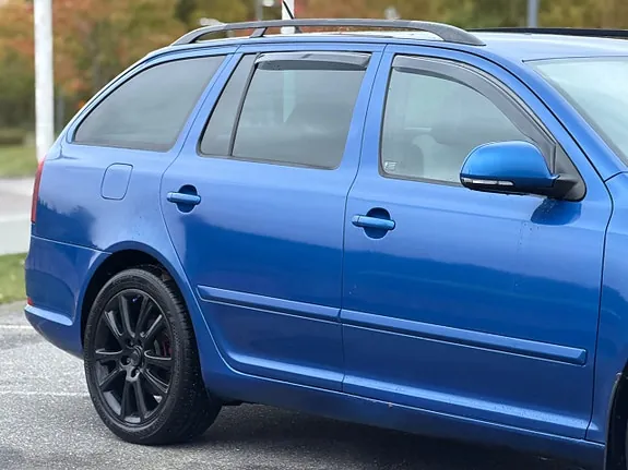 Skoda Octavia 2010 photo 2