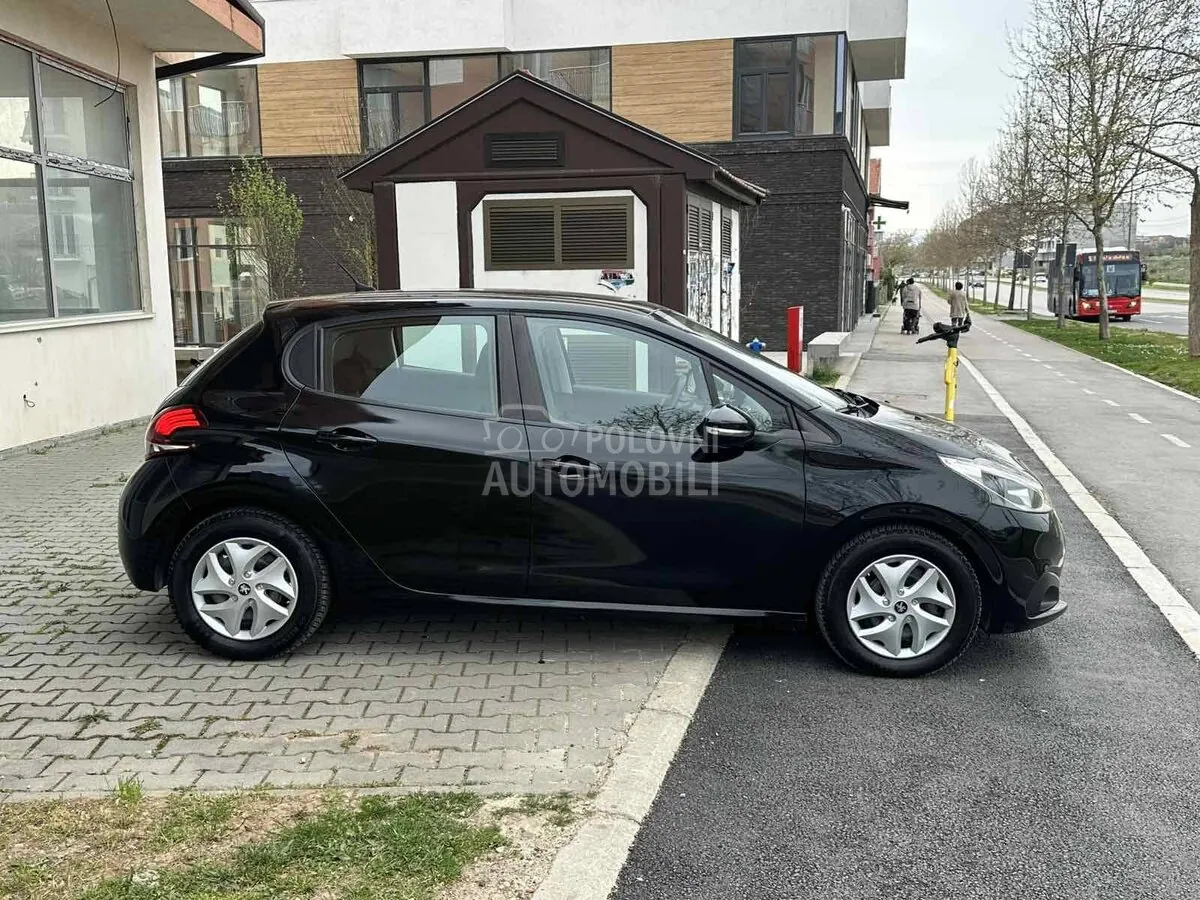 Peugeot 208 2018 photo 4