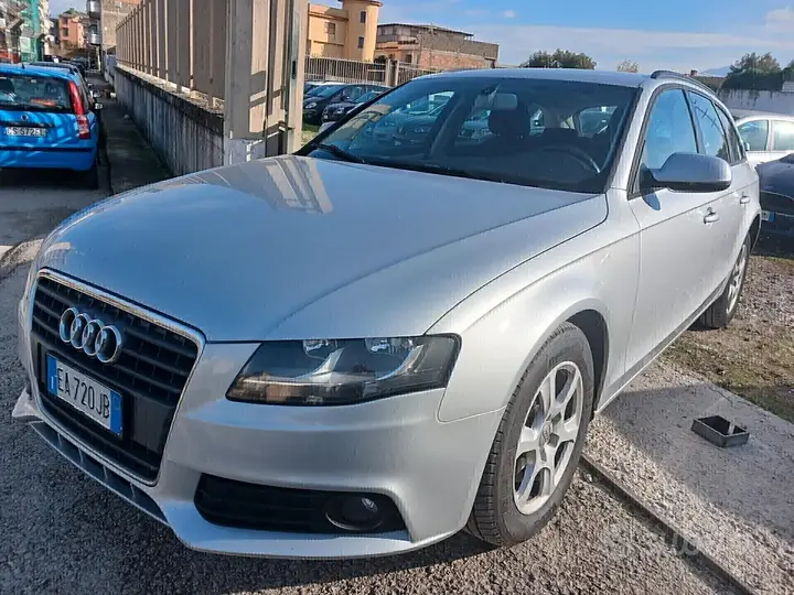 Audi A4 2010 photo 4