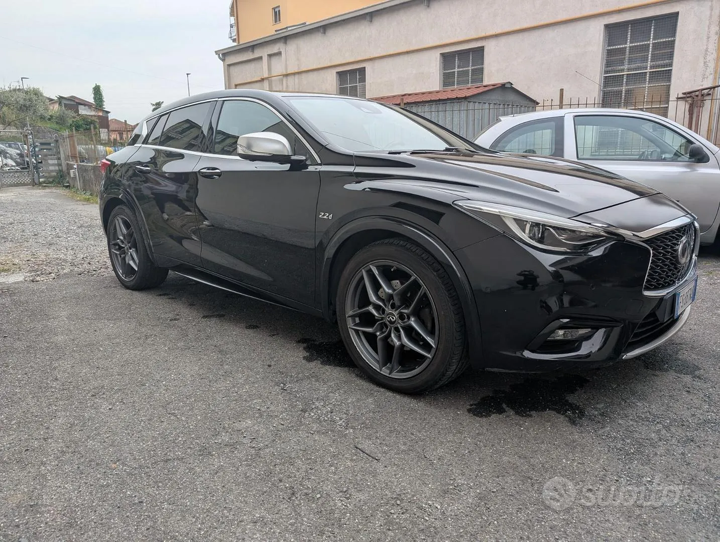Infiniti Q30
