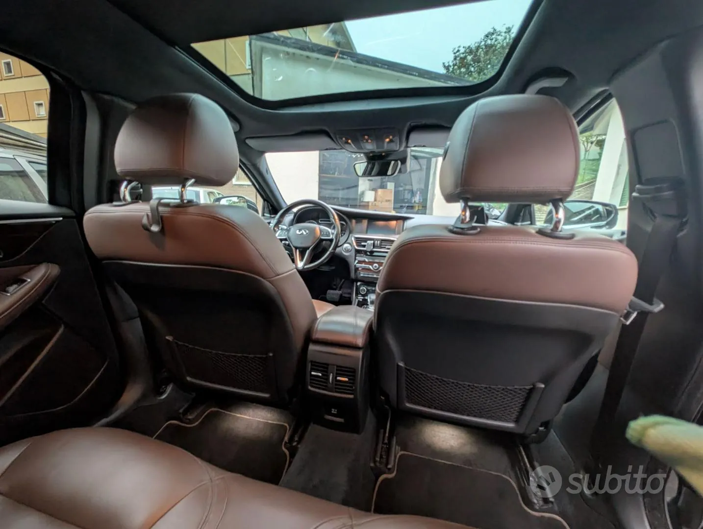 Infiniti Q30 2017 photo 2