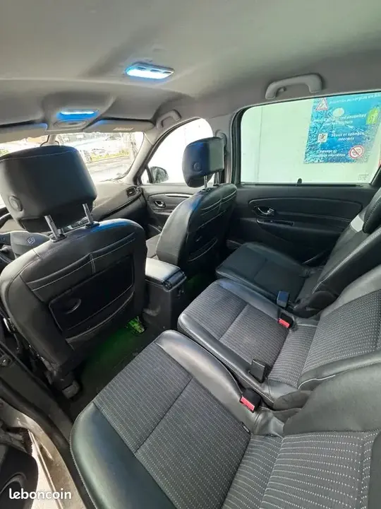 Renault Grand Scenic 2016 photo 2