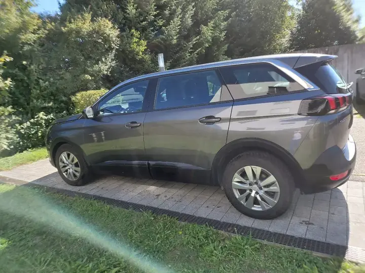 Peugeot 5008 2023 photo 2