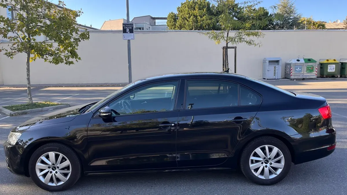 Volkswagen Jetta 2014 photo 2