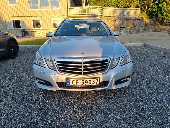 Mercedes-Benz E200 2010 photo 3