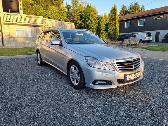 Mercedes-Benz E200 2010 photo 2