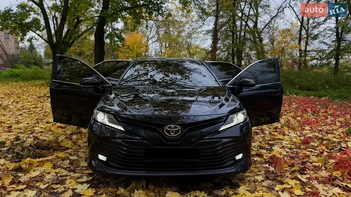 Toyota Camry 2018 photo 2
