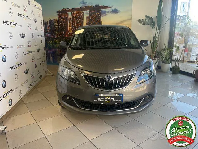 Lancia Ypsilon 2022 photo 2