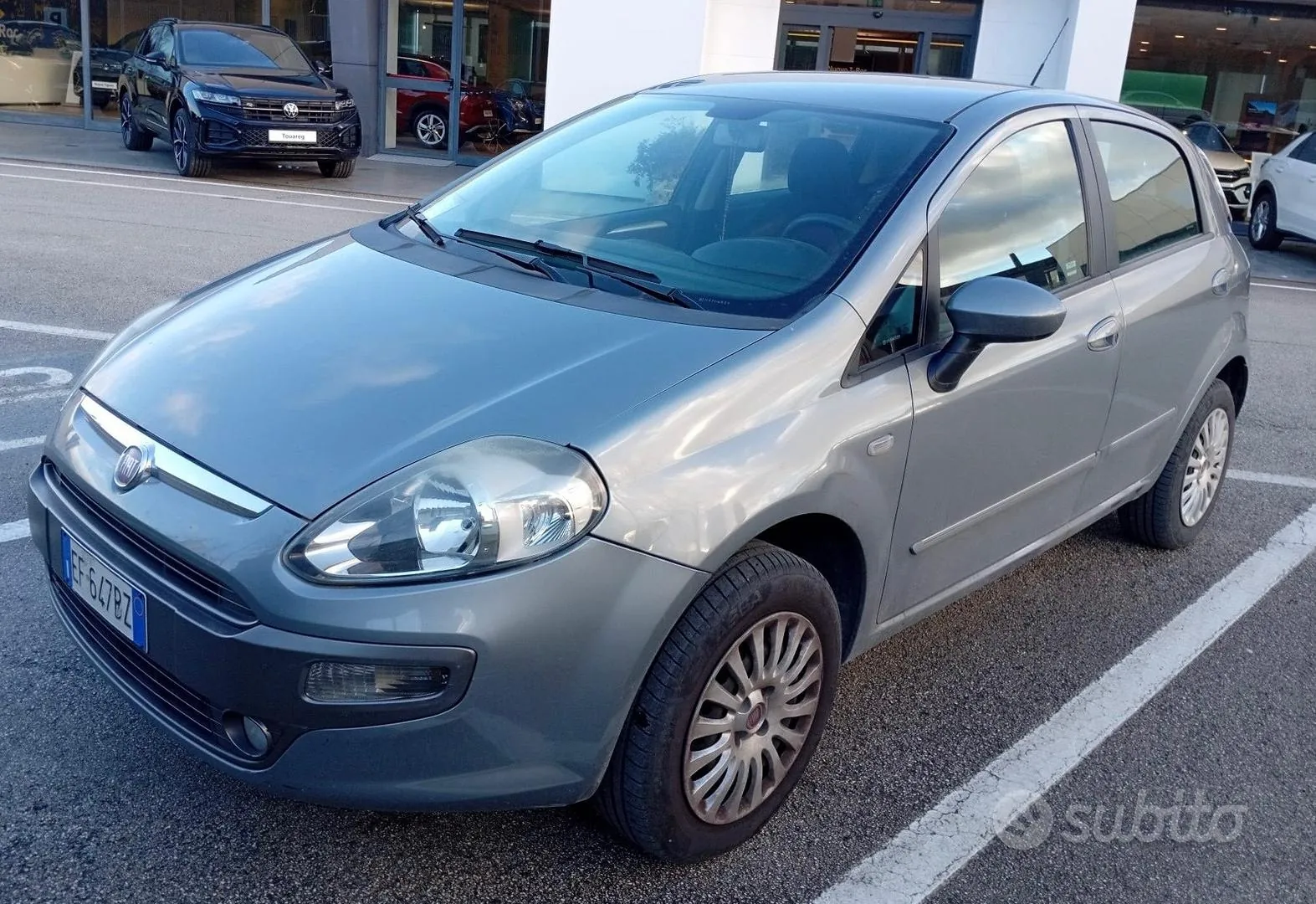 Fiat Grande Punto 2010 photo 2