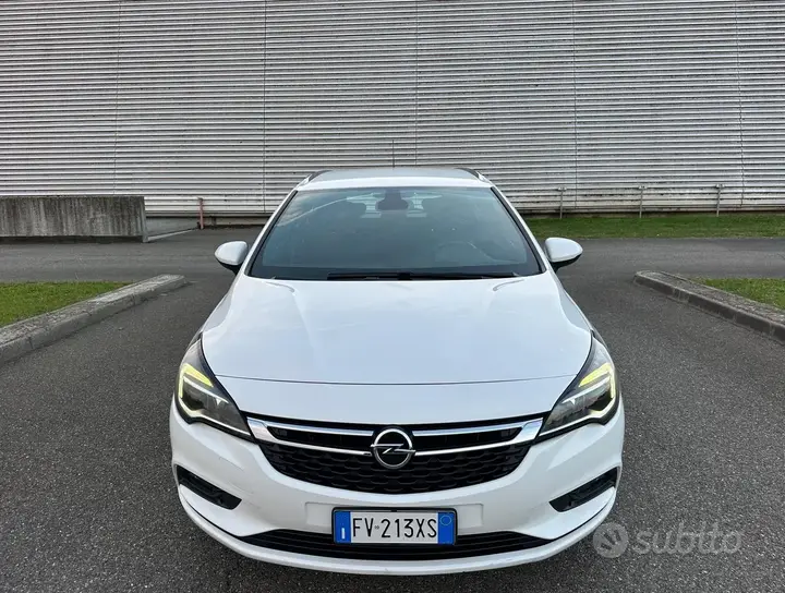 Opel Astra 2019 photo 2