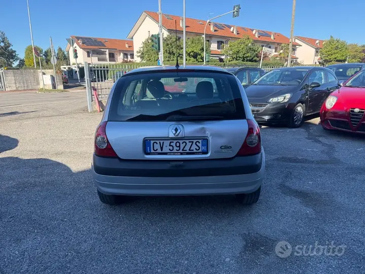 Renault Clio 2005 photo 5