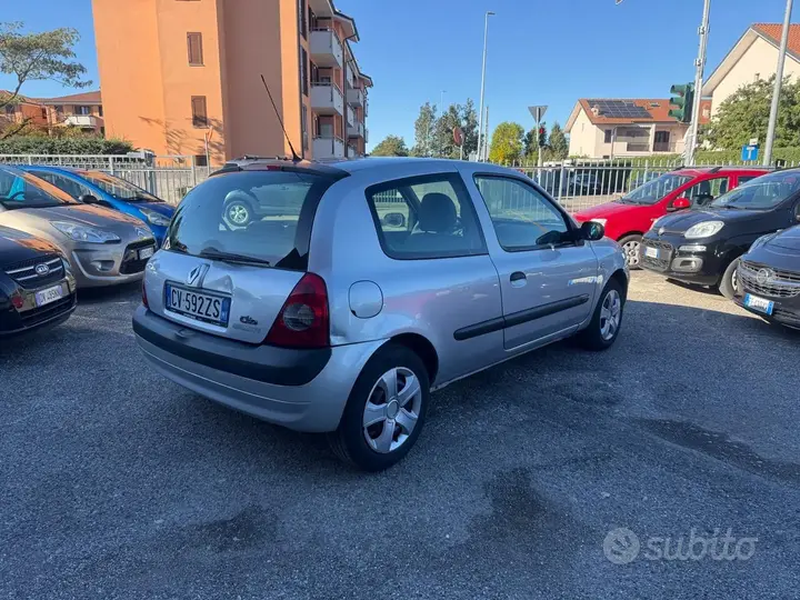 Renault Clio 2005 photo 4