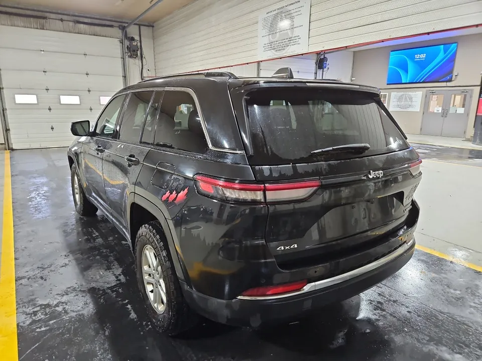 Jeep Grand Cherokee 2023 photo 3