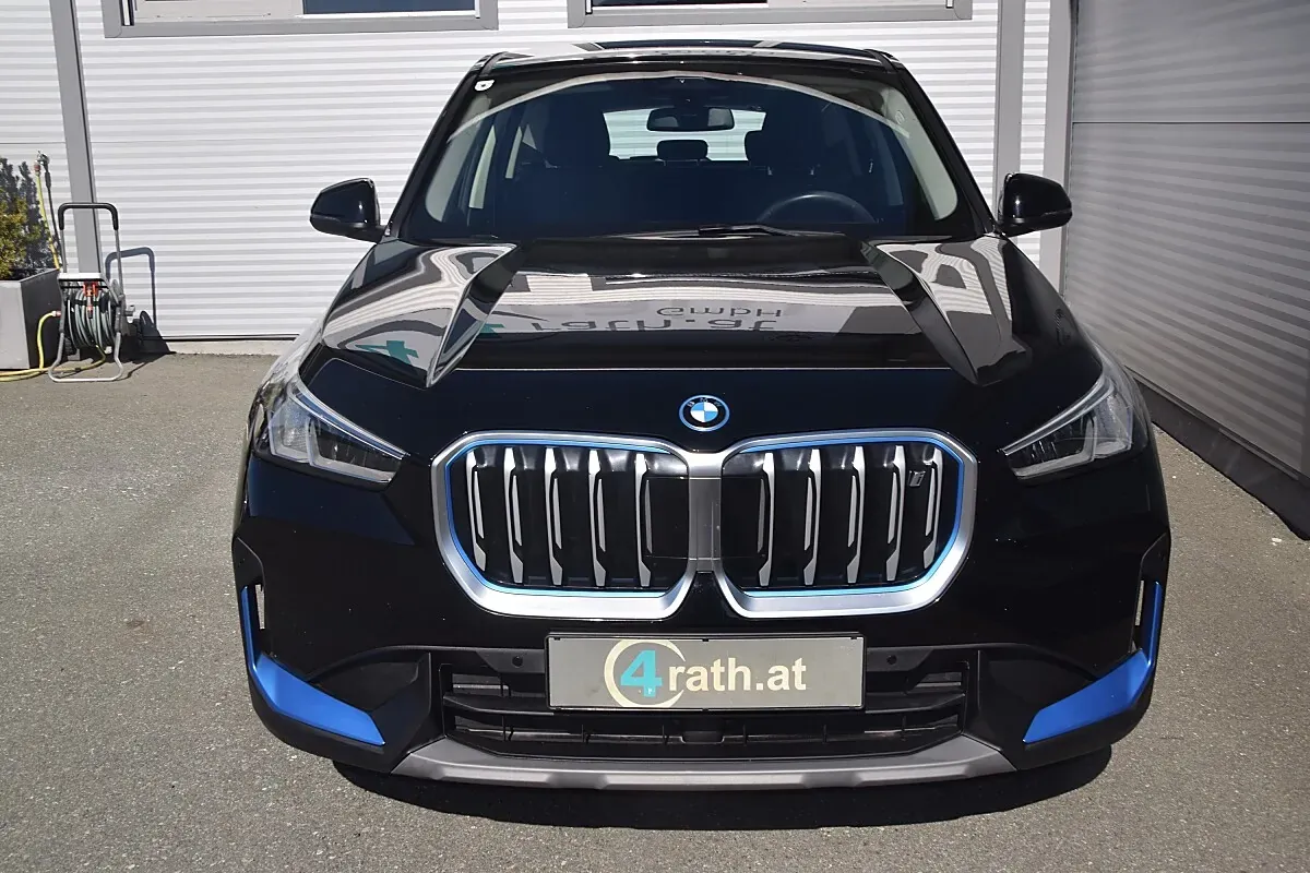 BMW Ix1 2023 photo 3