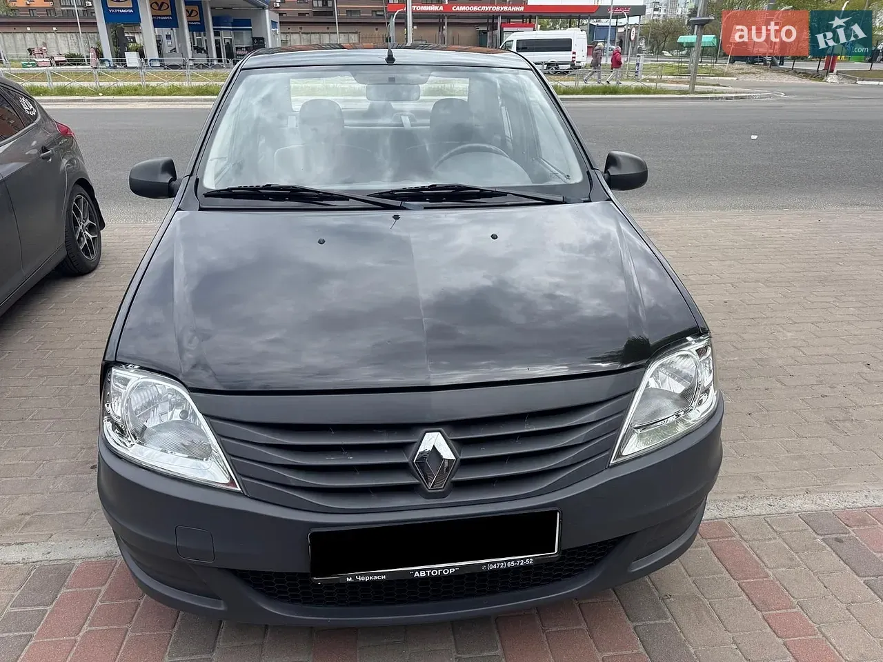 Renault Logan 2011 photo 2