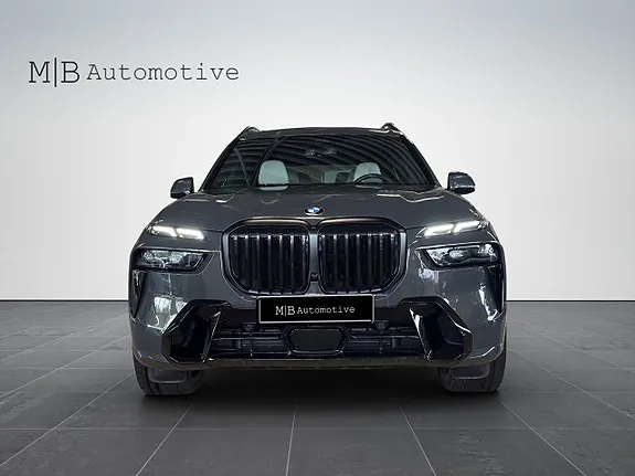 BMW X7 2026 photo 2