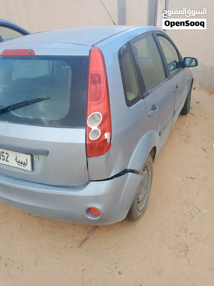 Ford Fiesta 2006 photo 2
