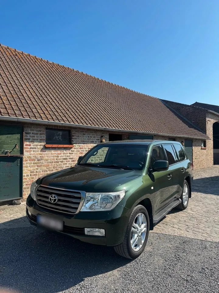 Toyota Land Cruiser 200