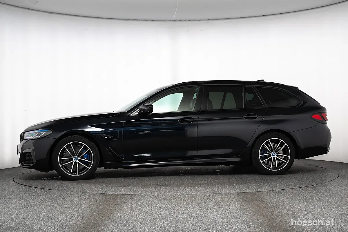 BMW 5 Series 2023 photo 3