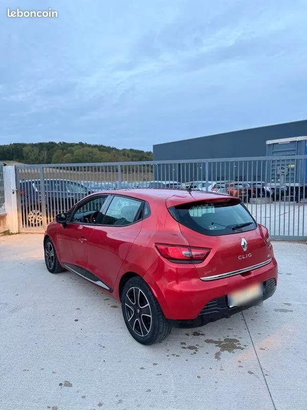 Renault Clio 2013 photo 2