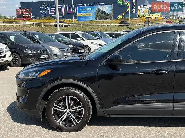 Ford Escape 2021 photo 2