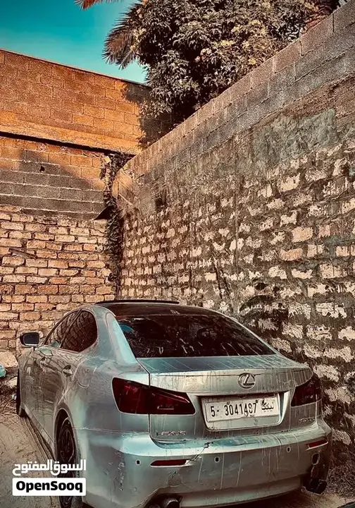 Lexus Is 250 2010 photo 2