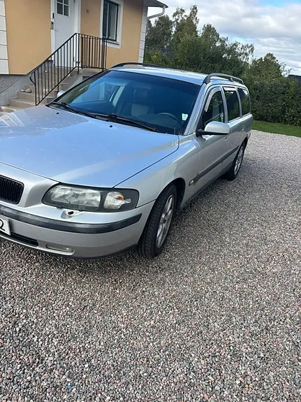 Volvo V70 2004 photo 2