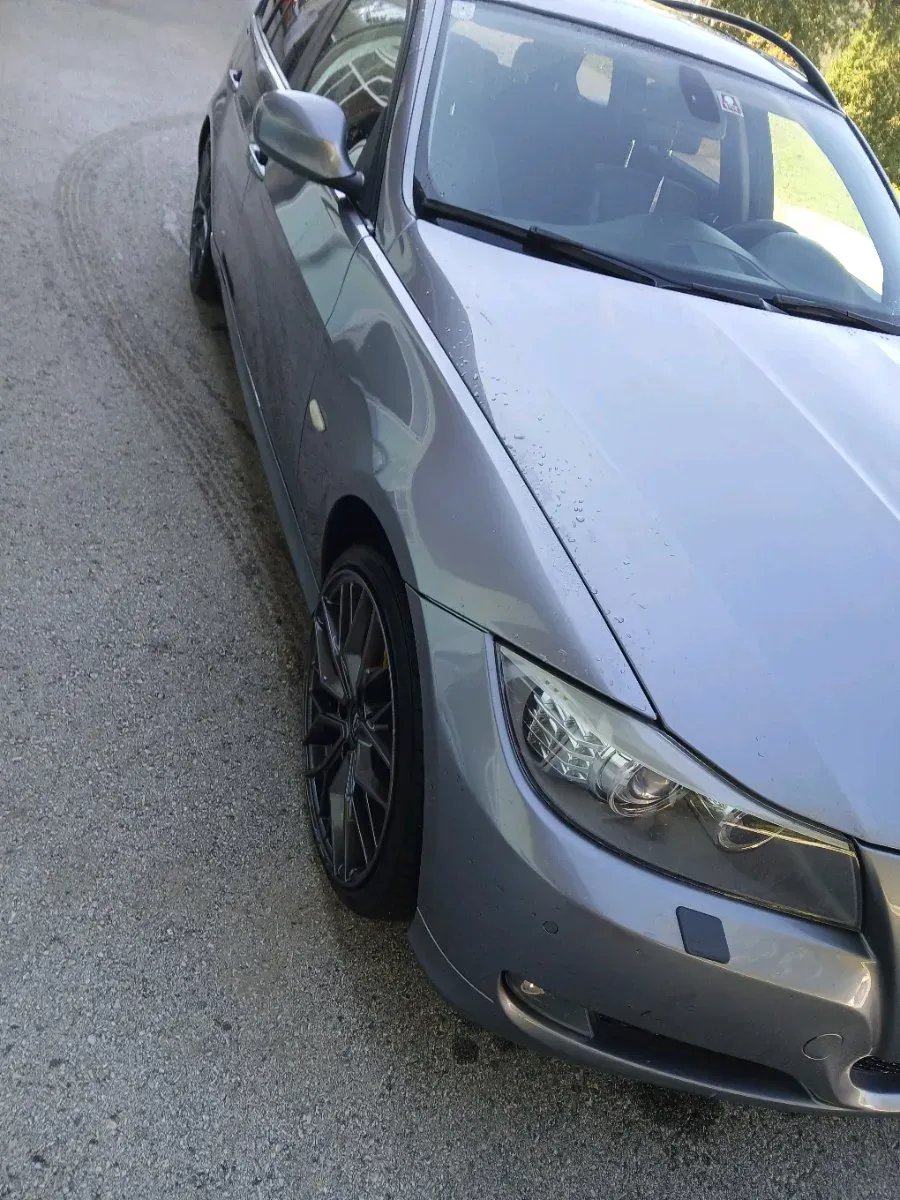 BMW 3 Series 2009 photo 2