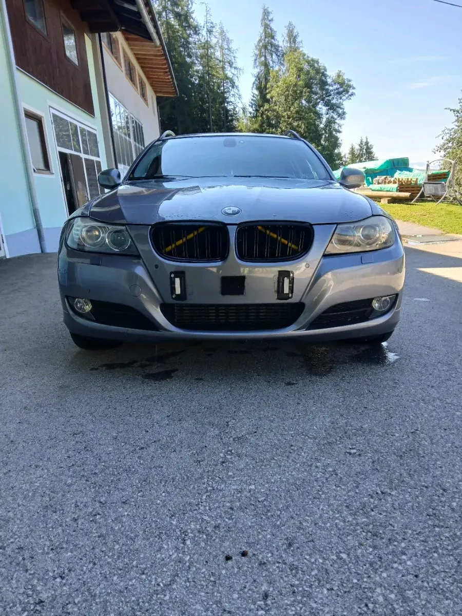 BMW 3 Series 2009 photo 3