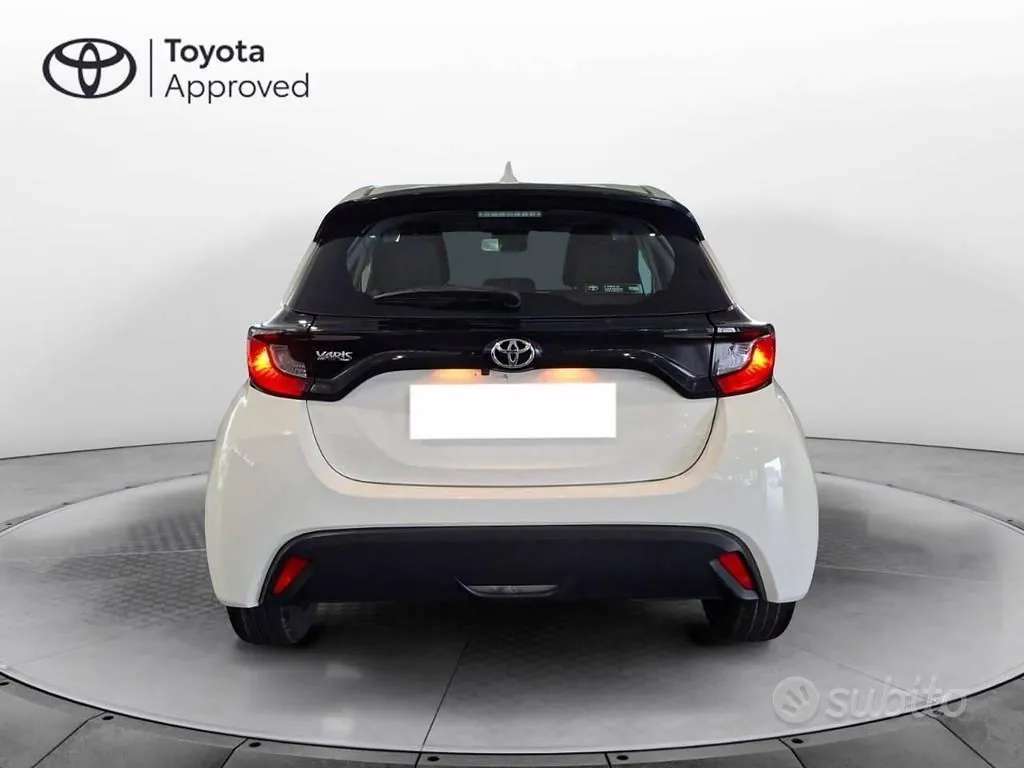 Toyota Yaris 2023 photo 5