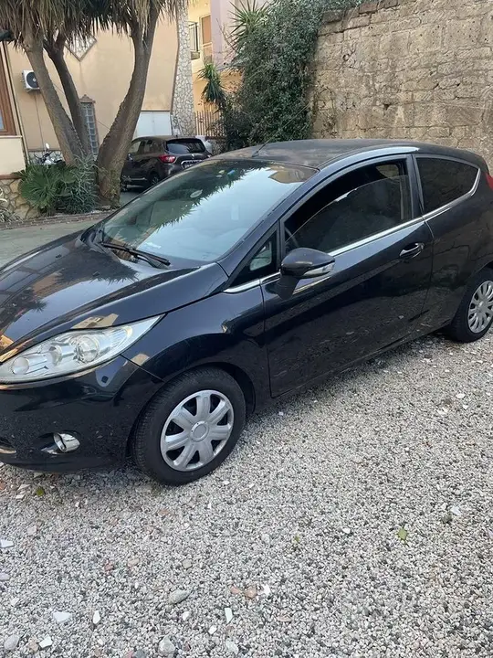 Ford Fiesta 2011 photo 4