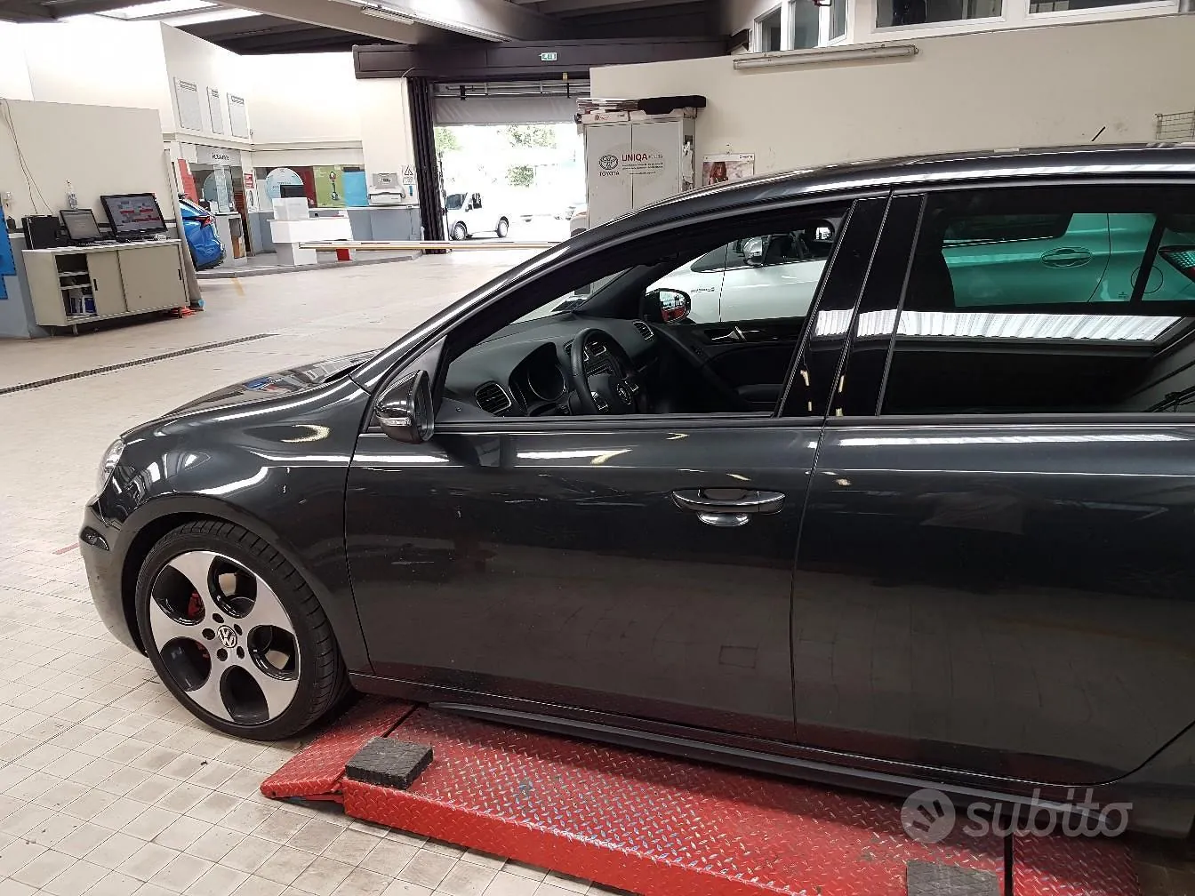 Volkswagen Golf 2010 photo 2
