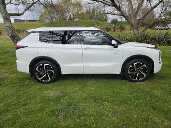 Mitsubishi Outlander 2023 photo 3